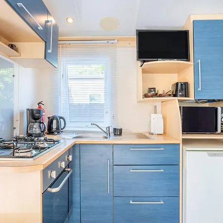 A 300m De La La Pege * 생 힐레르 드 리에