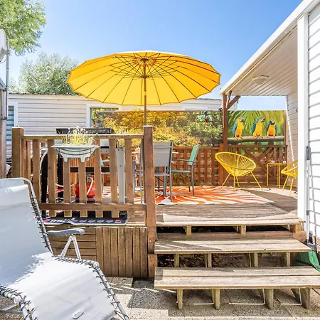 A 300m De La La Pege 펜션