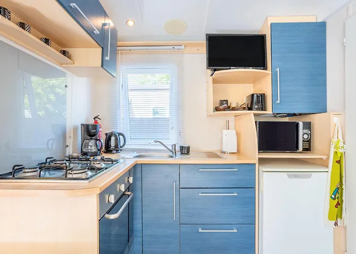 A 300m De La La Pege * 생 힐레르 드 리에