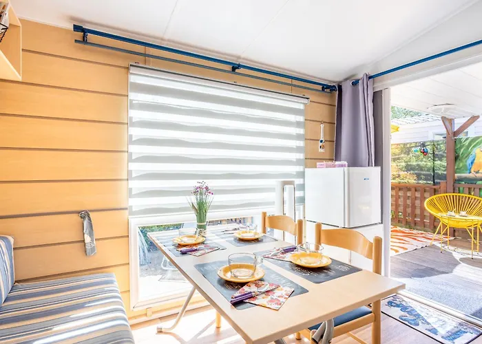 A 300m De La La Pege