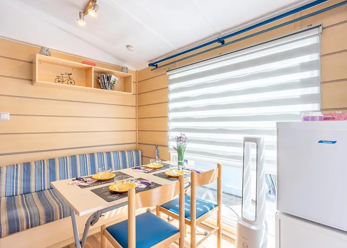 A 300m De La La Pege * 생 힐레르 드 리에