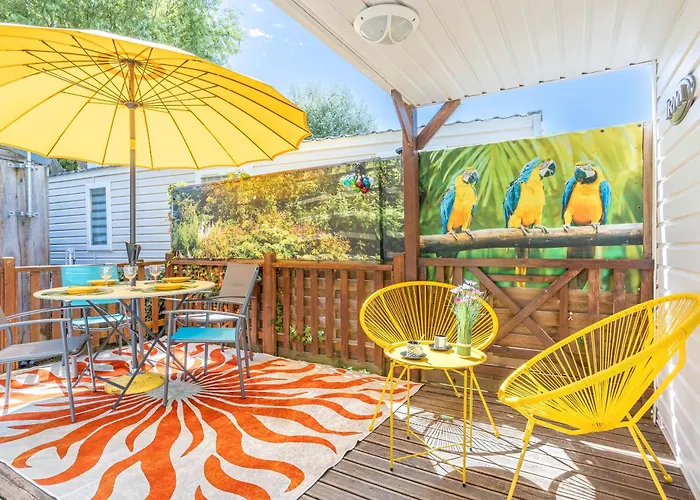 A 300m De La La Pege 펜션 *